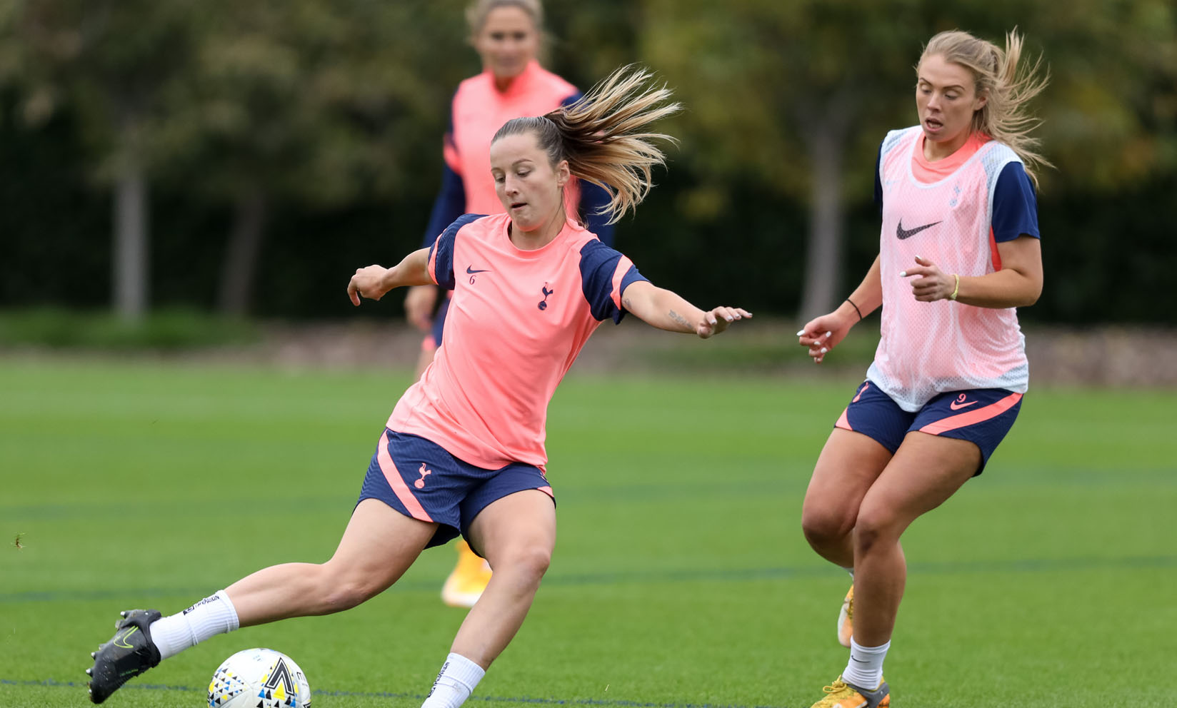 Gallery - Spurs Women prepare for north London derby