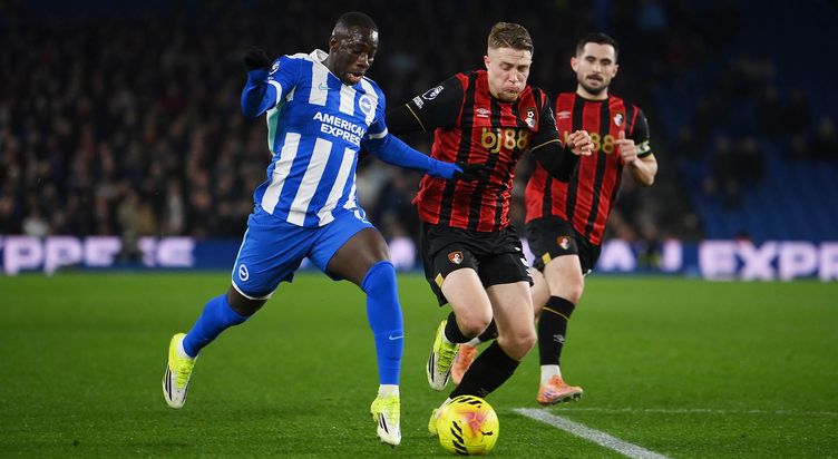 Yankuba Minteh in action against Bournemouth