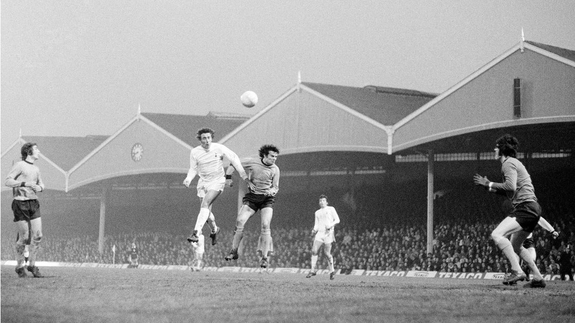 Martin Chivers heads us into the lead in the UEFA Cup Final first leg at Molineux in 1972