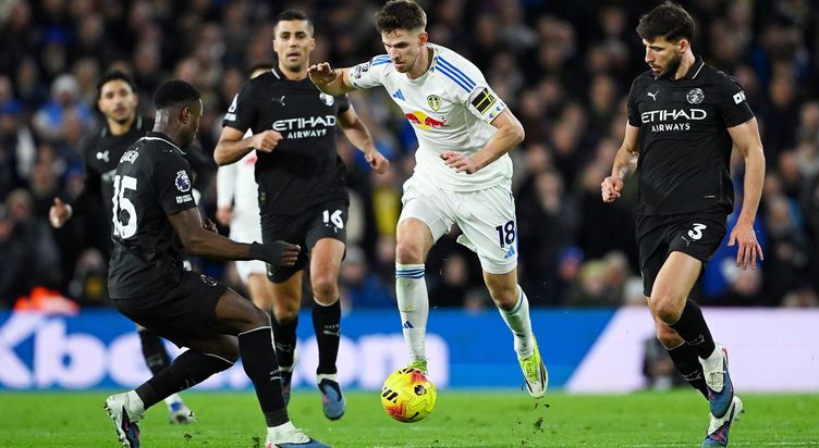 Anton Stach in action against Manchester City