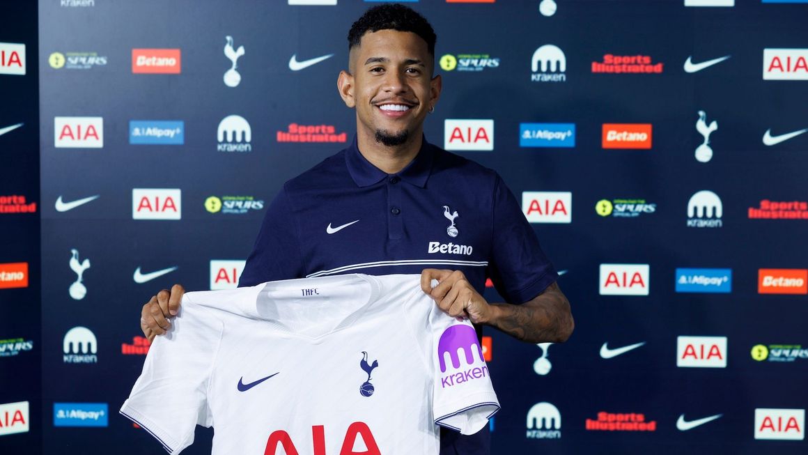 Savinho signing cropped