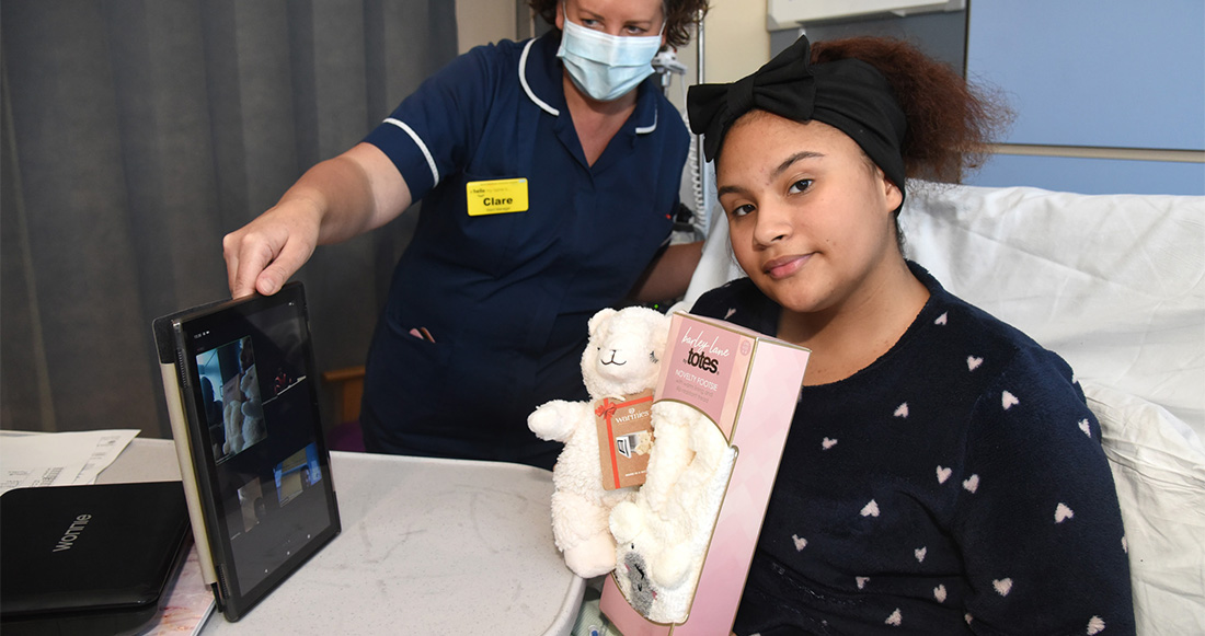 Players spread festive cheer with virtual visits to local hospitals