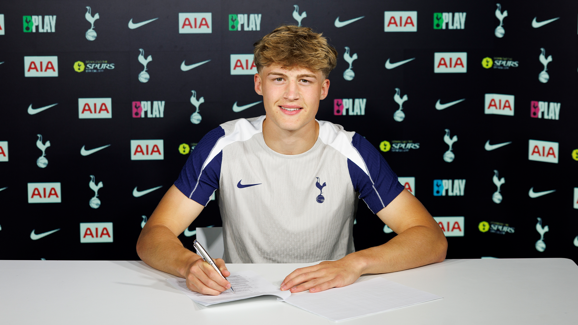 Boast turns professional - Tottenham Hotspur