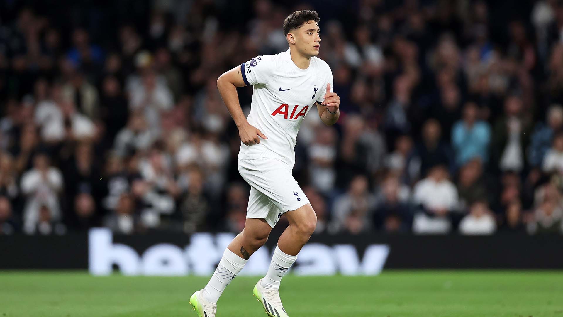 Bahia move for Veliz - Tottenham Hotspur