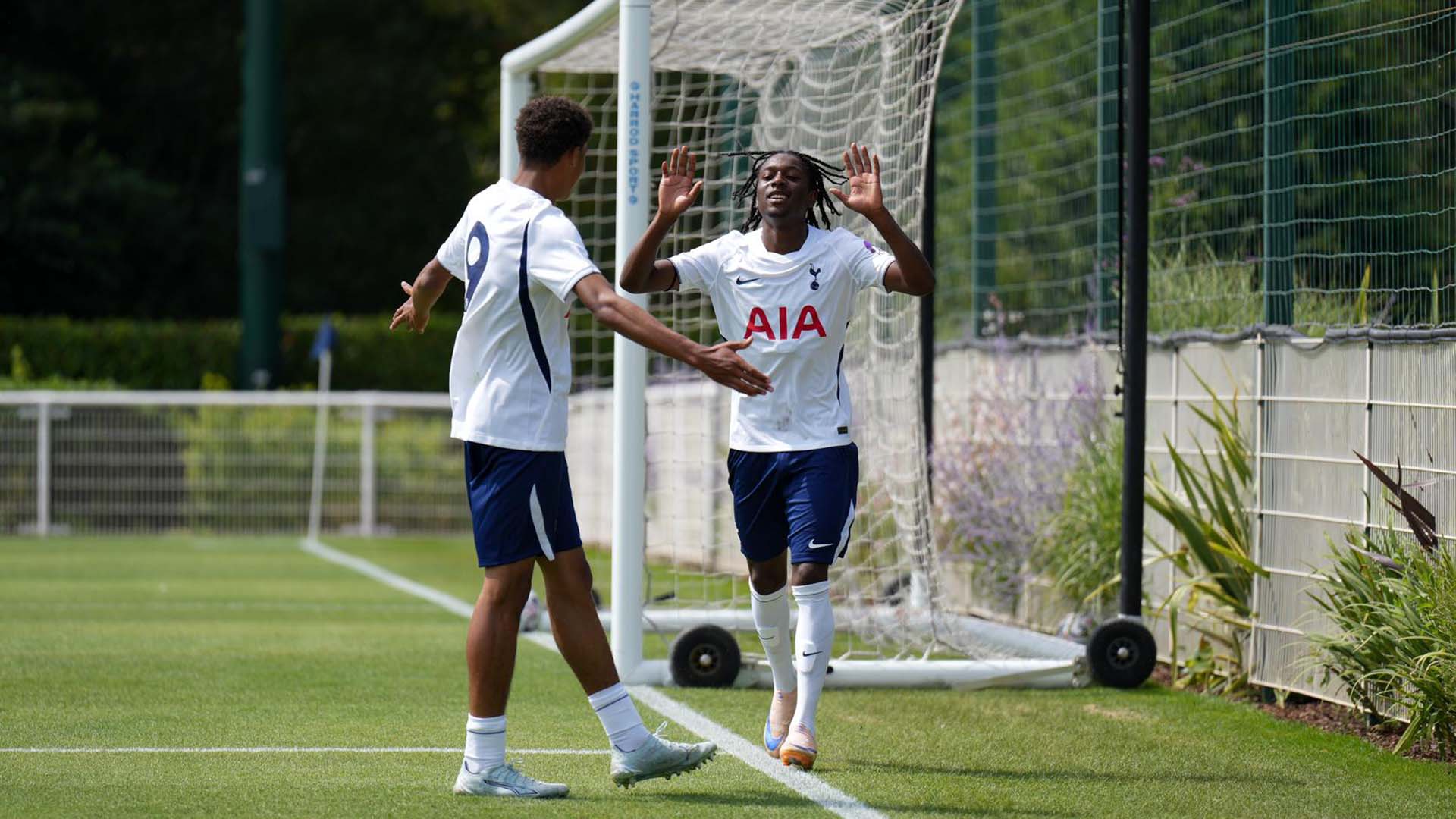 Under-18s off and running in pre-season - Tottenham Hotspur