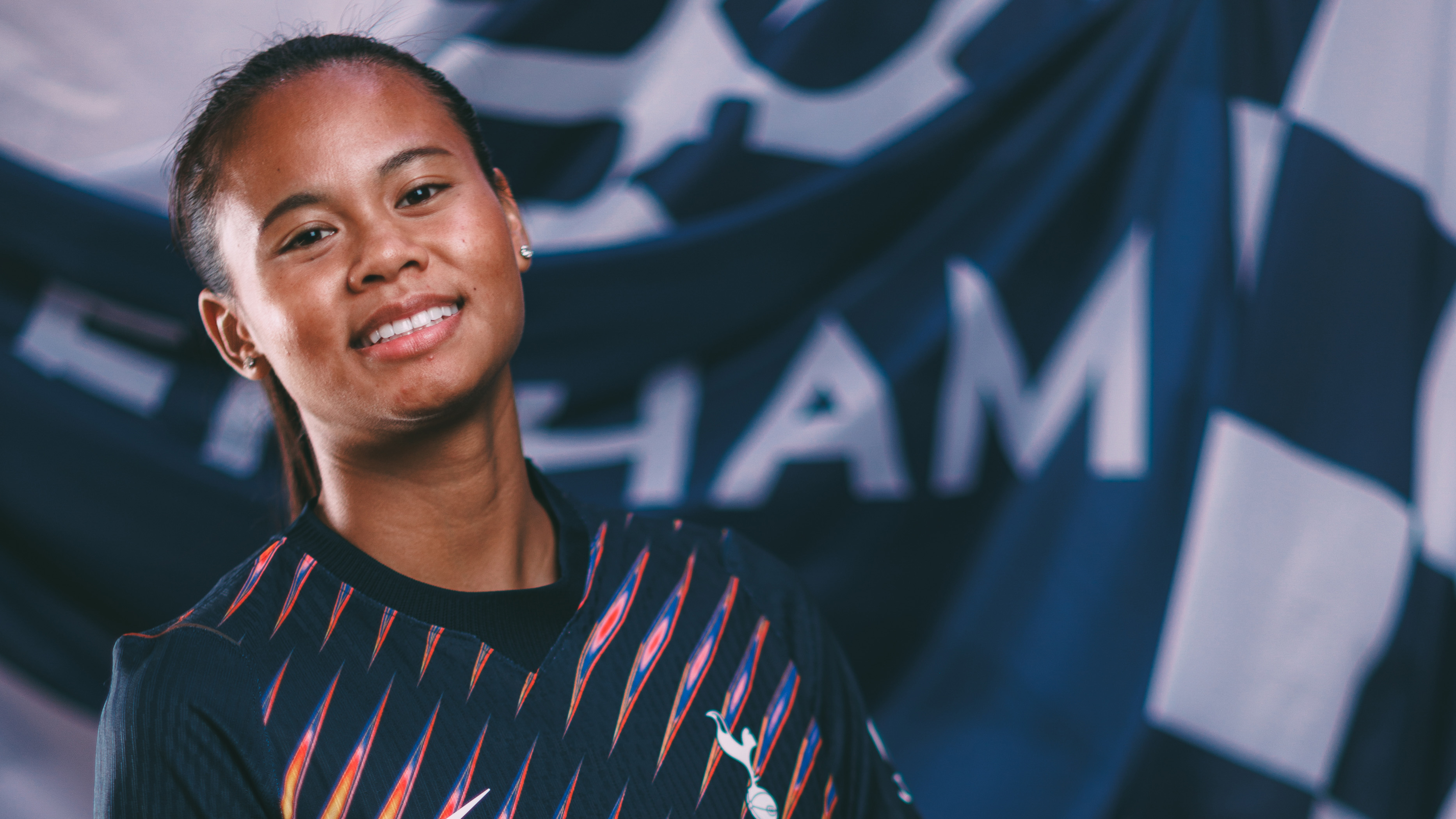 Gallery: Alice Sombath's first day at Spurs! - Tottenham Hotspur