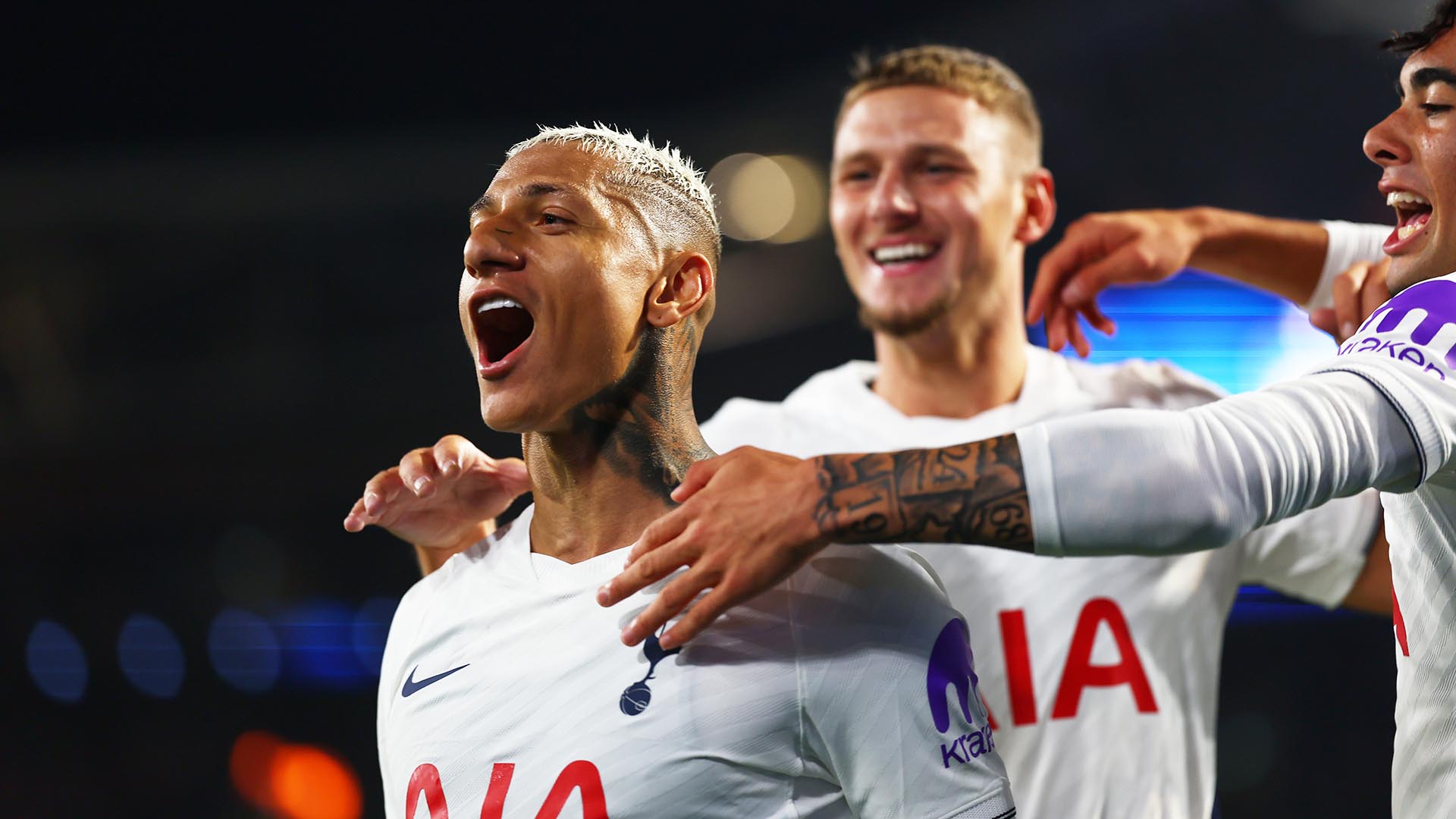 Our 10 men victorious against Chelsea in Sydney - Tottenham Hotspur